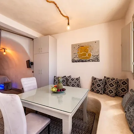 Black Bay Caves Apartment