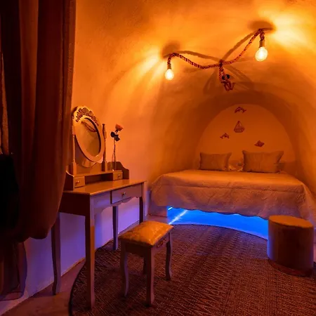 Black Bay Caves Apartment *
