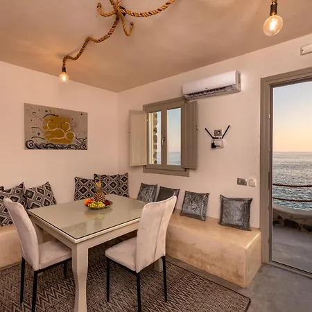 Black Bay Caves Apartment